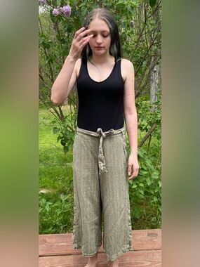 Anthropologie Capris. Olive With Black Pinstripe Wide Leg Linen Blend Size XS